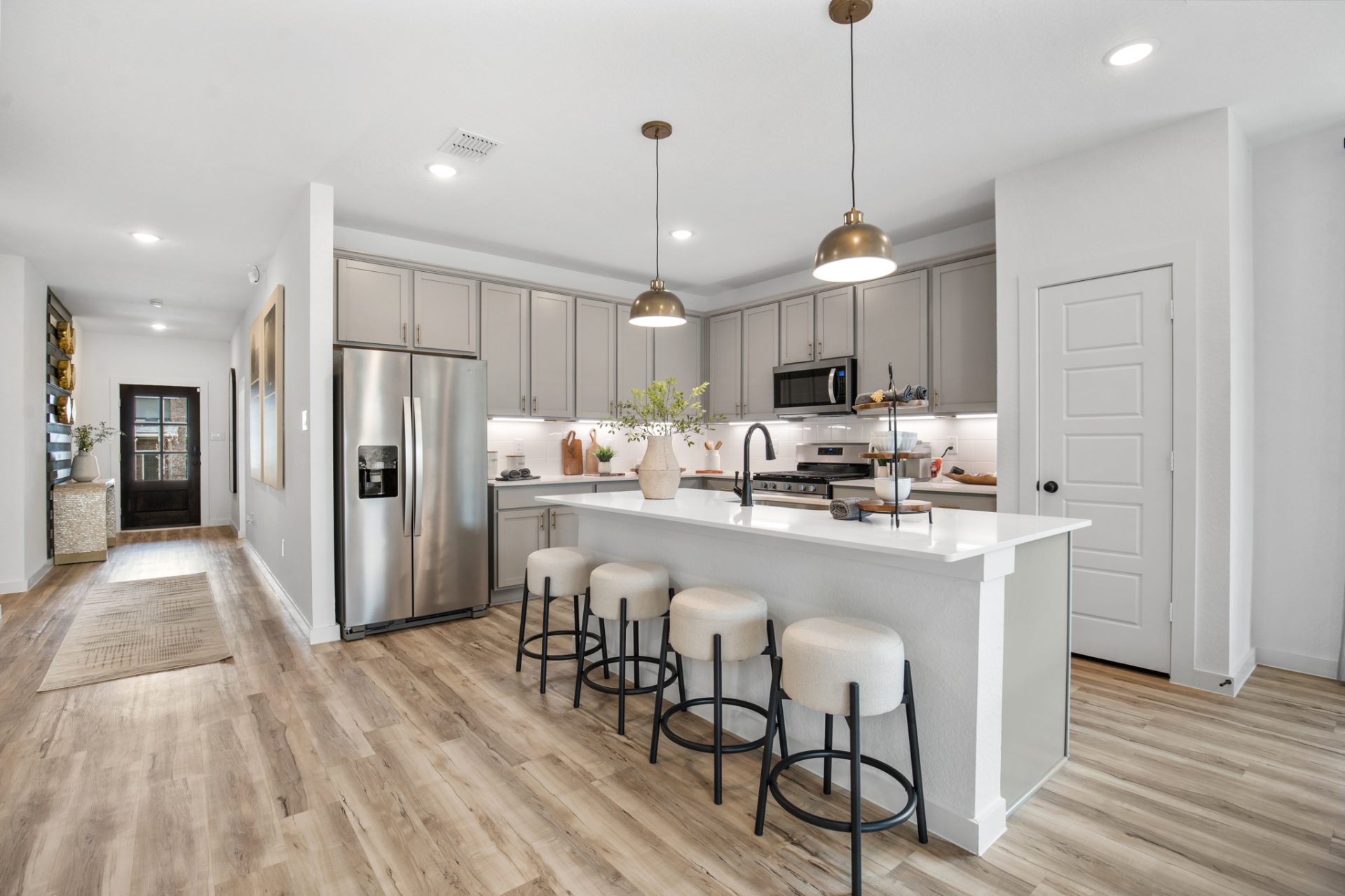 Cottonwood II at 813 Alderwood Drive, Red Oak, Texas: photo 3