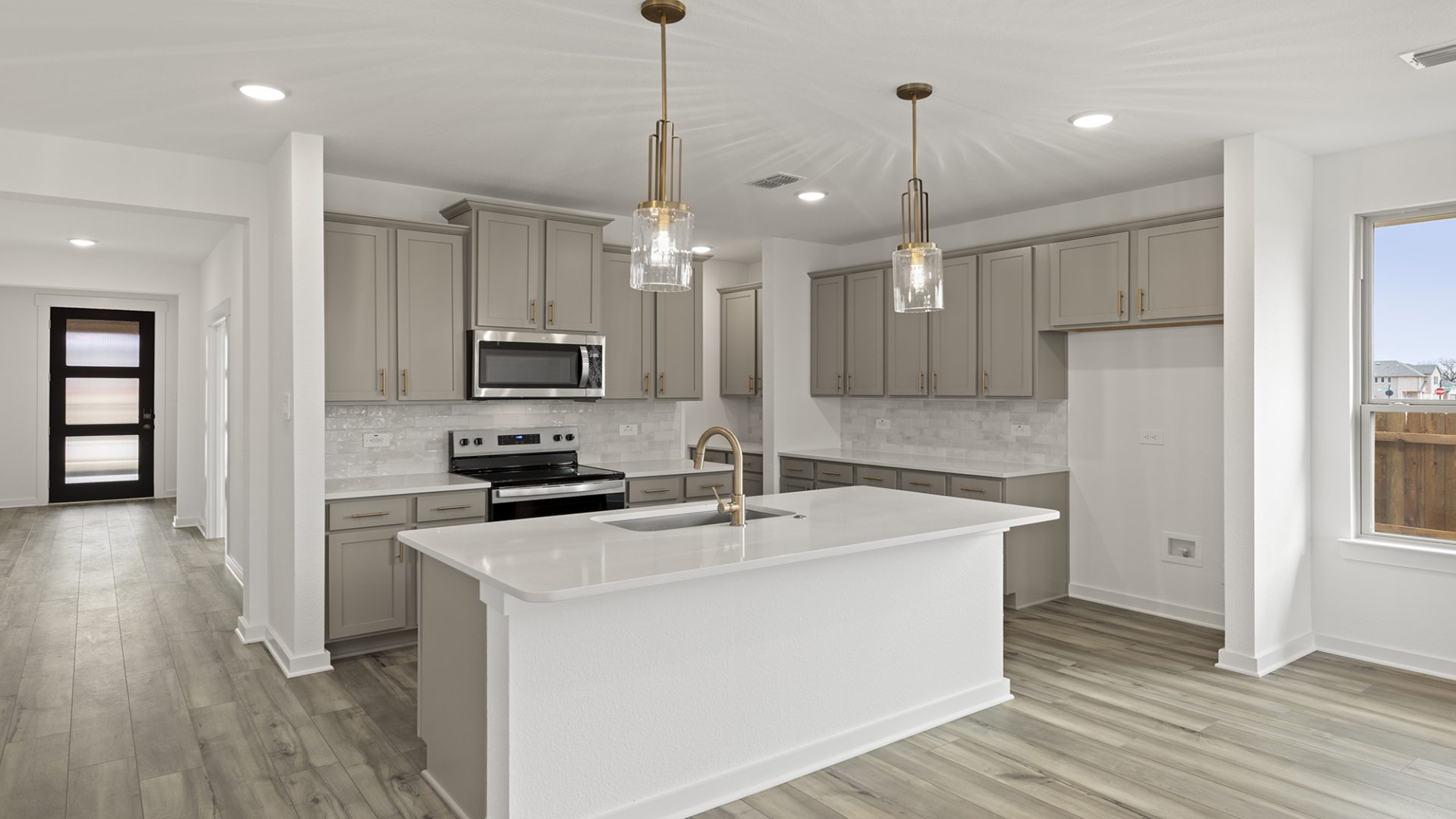 Olive III at 3529 Fathia Lane, Fort Worth, Texas: photo 2