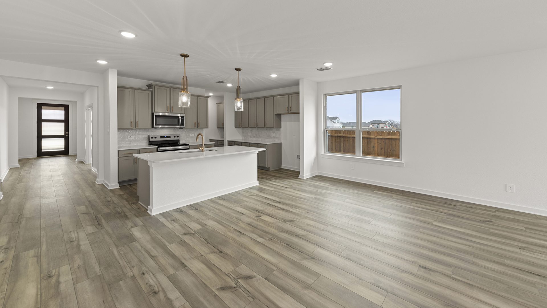 Olive III at 3529 Fathia Lane, Fort Worth, Texas: photo 3
