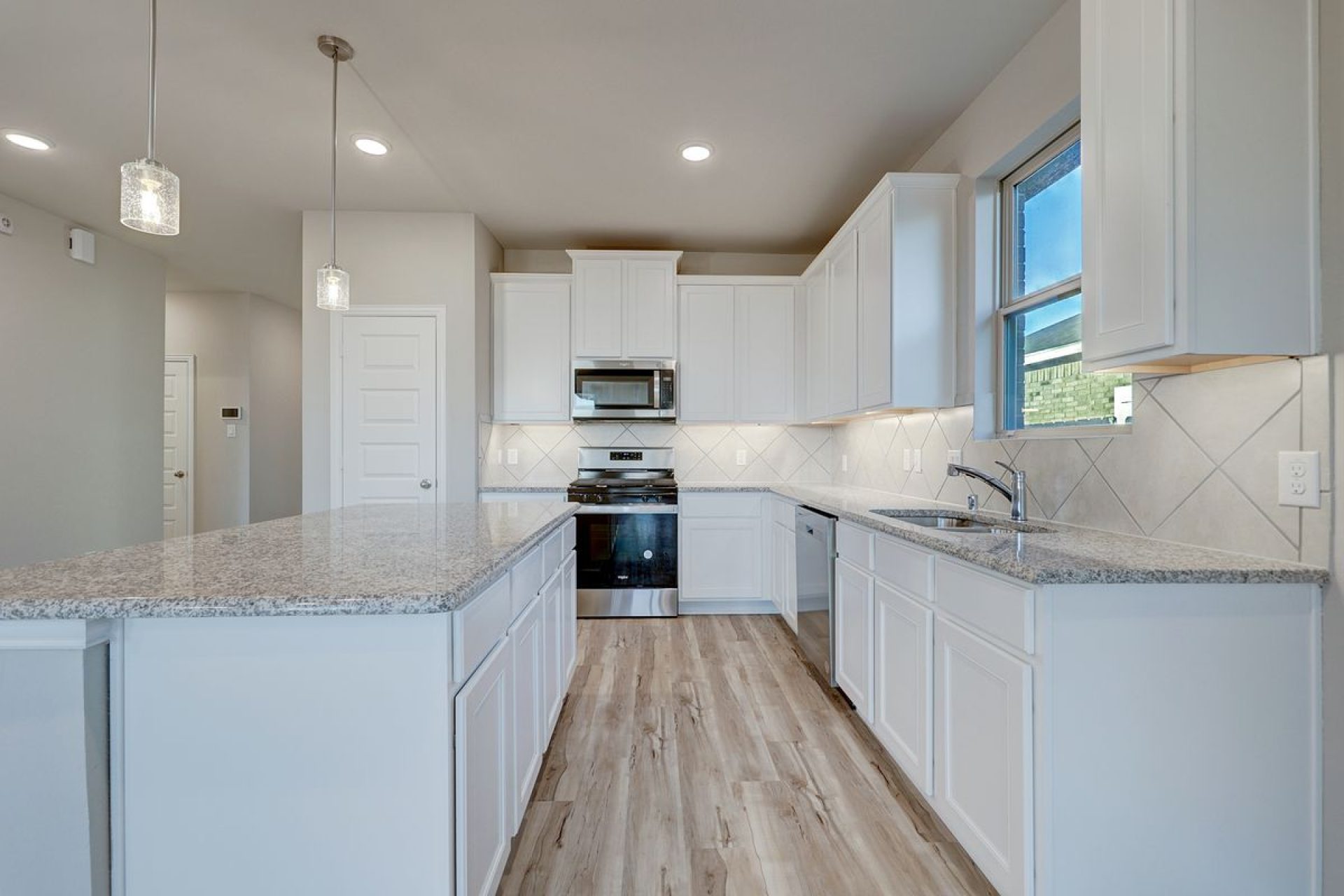 Redwood II at 10933 Cacao Drive, Fort Worth, Texas: photo 2