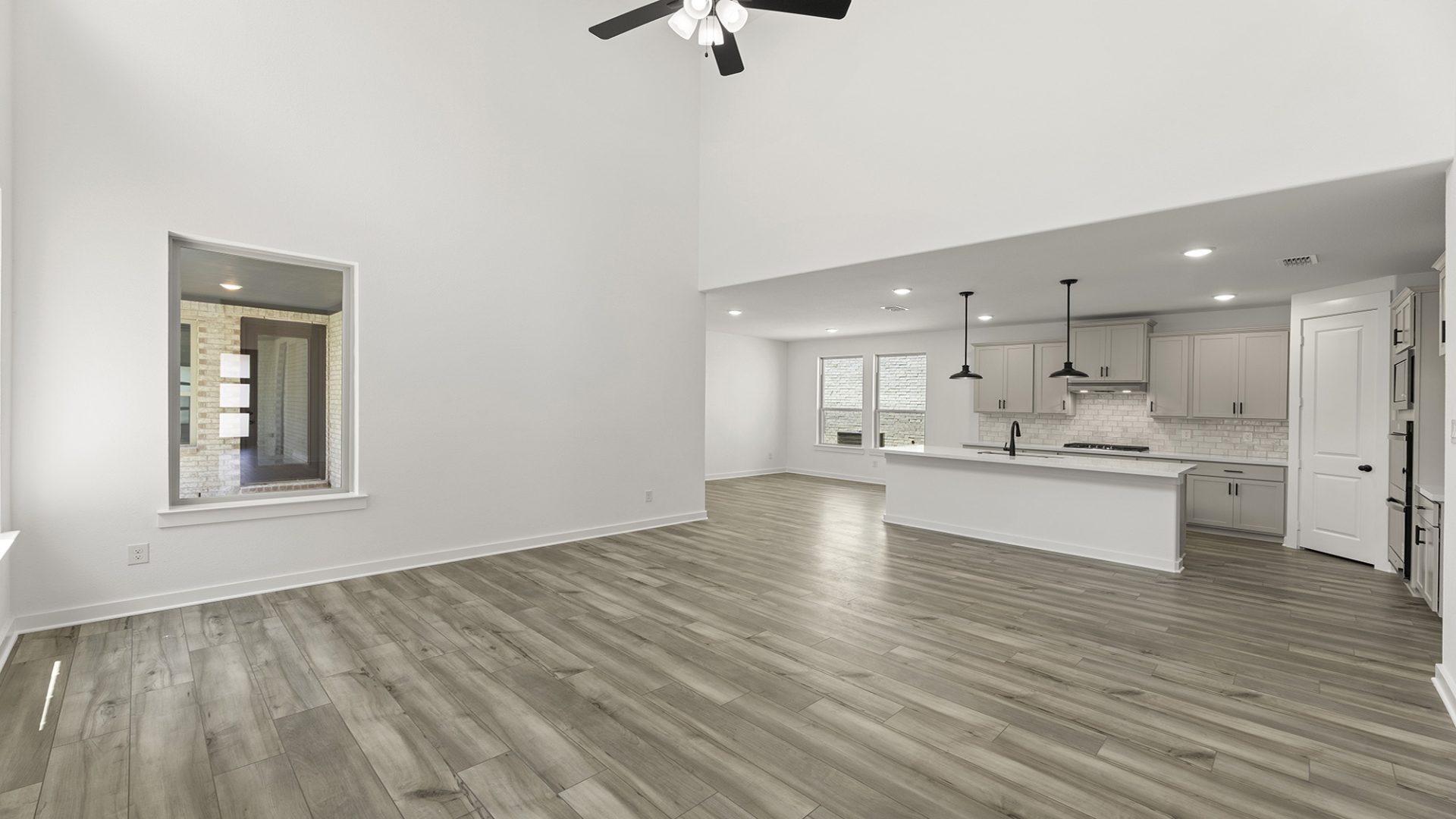 Derby at 8736 Treeline Parkway, Justin, Texas: photo 3