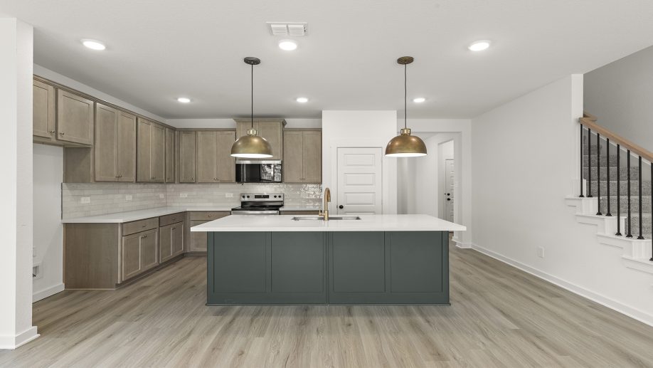 1520 Edgeway Kitchen