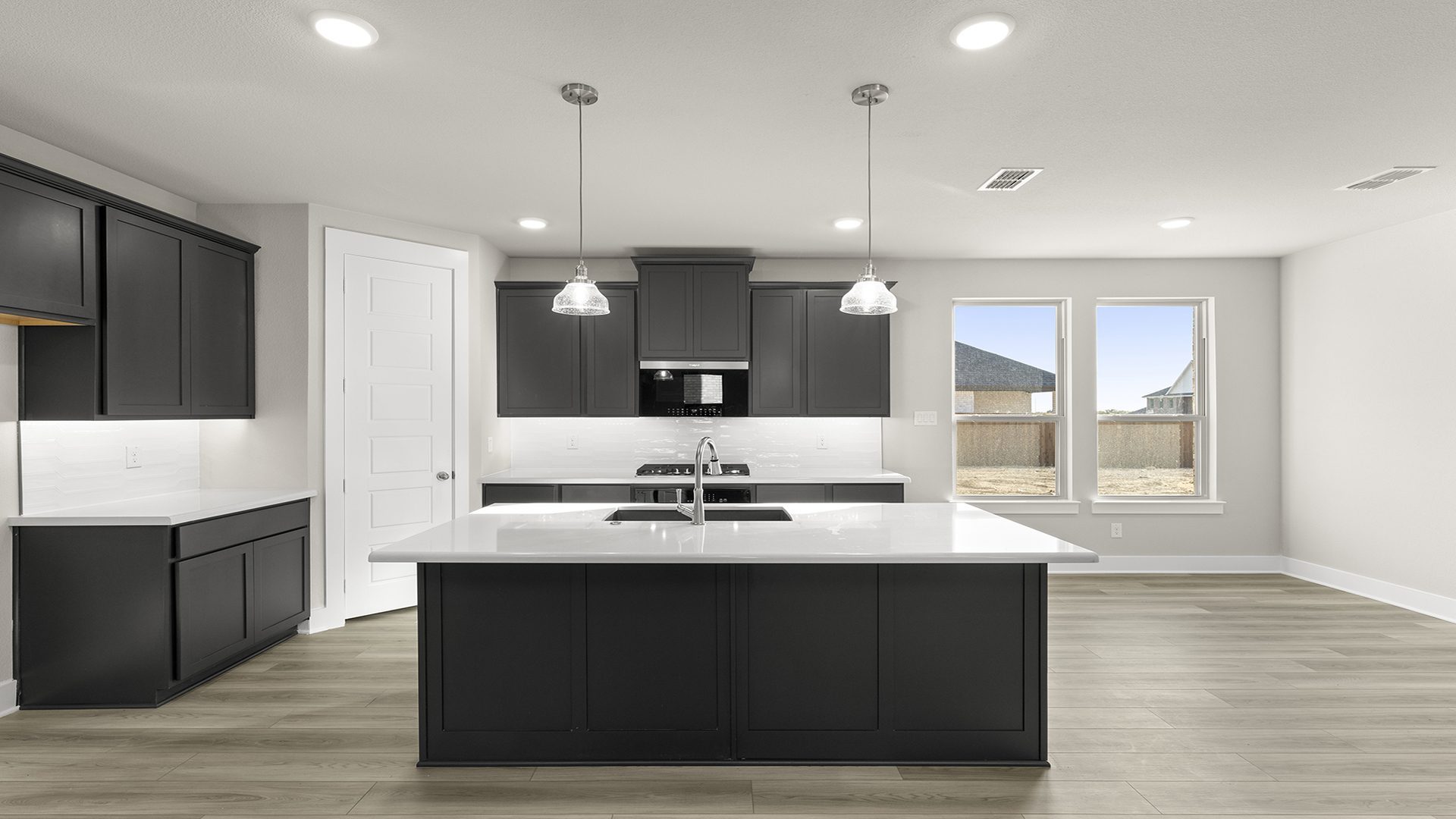Davenport at 8544 Treeline Parkway, Justin, Texas: photo 2