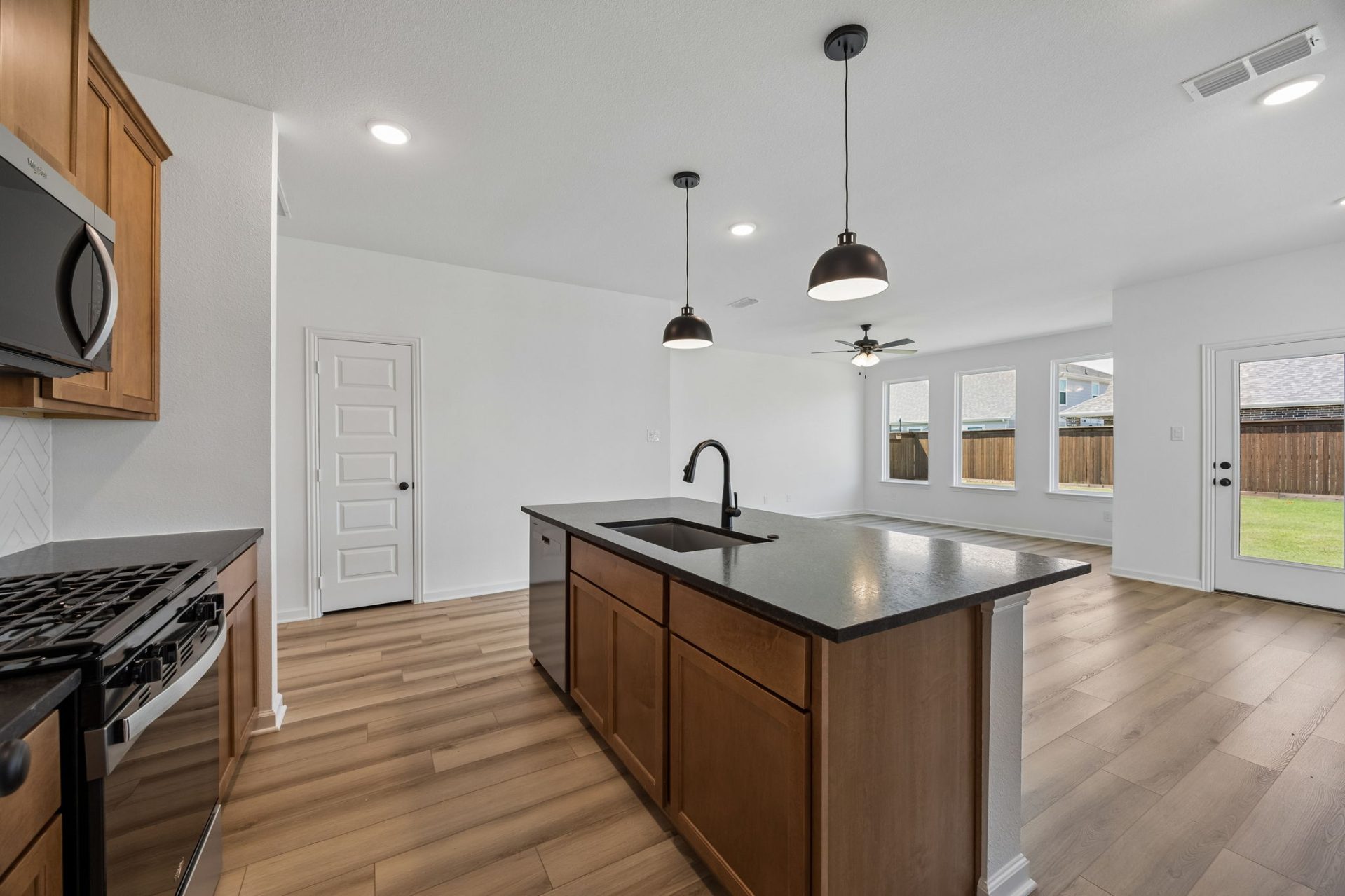 Basswood II at 3162 Duck Heights Avenue, Royse City, Texas: photo 2