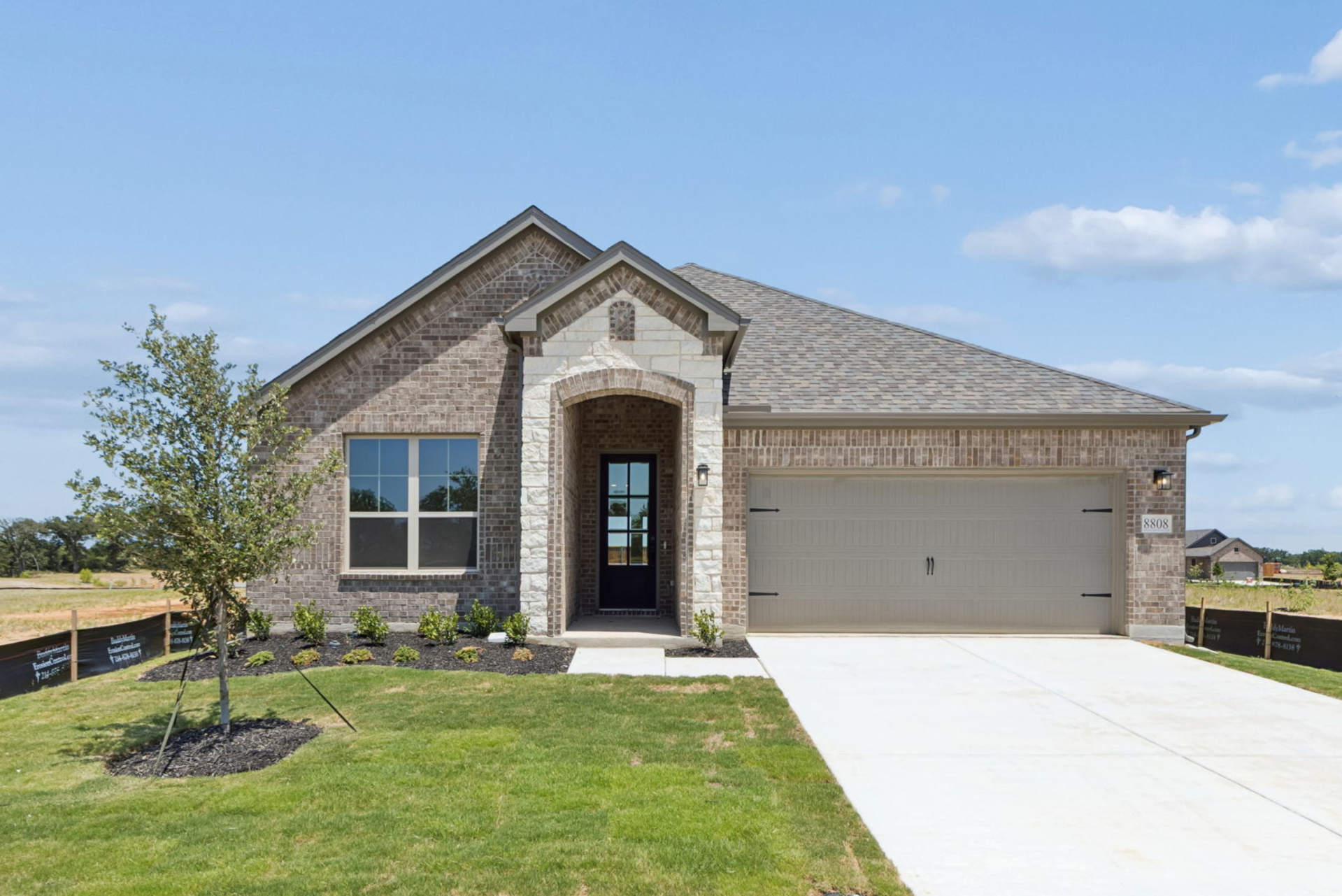 Cottonwood II at 813 Alderwood Drive, Red Oak, Texas: photo 1